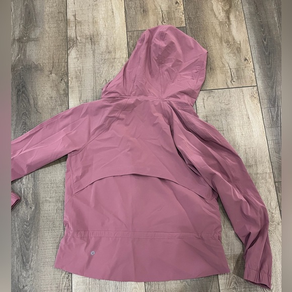Lululemon; jacket - Picture 2 of 3